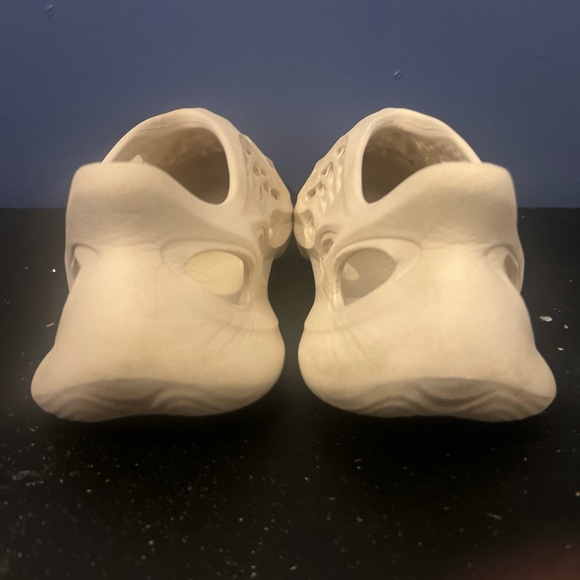 yezzy foam runner - Picture 3 of 4